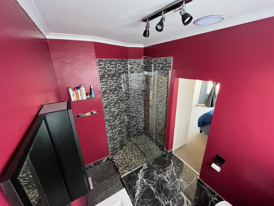 3 Bedroom Property for Sale in Summerstrand Eastern Cape